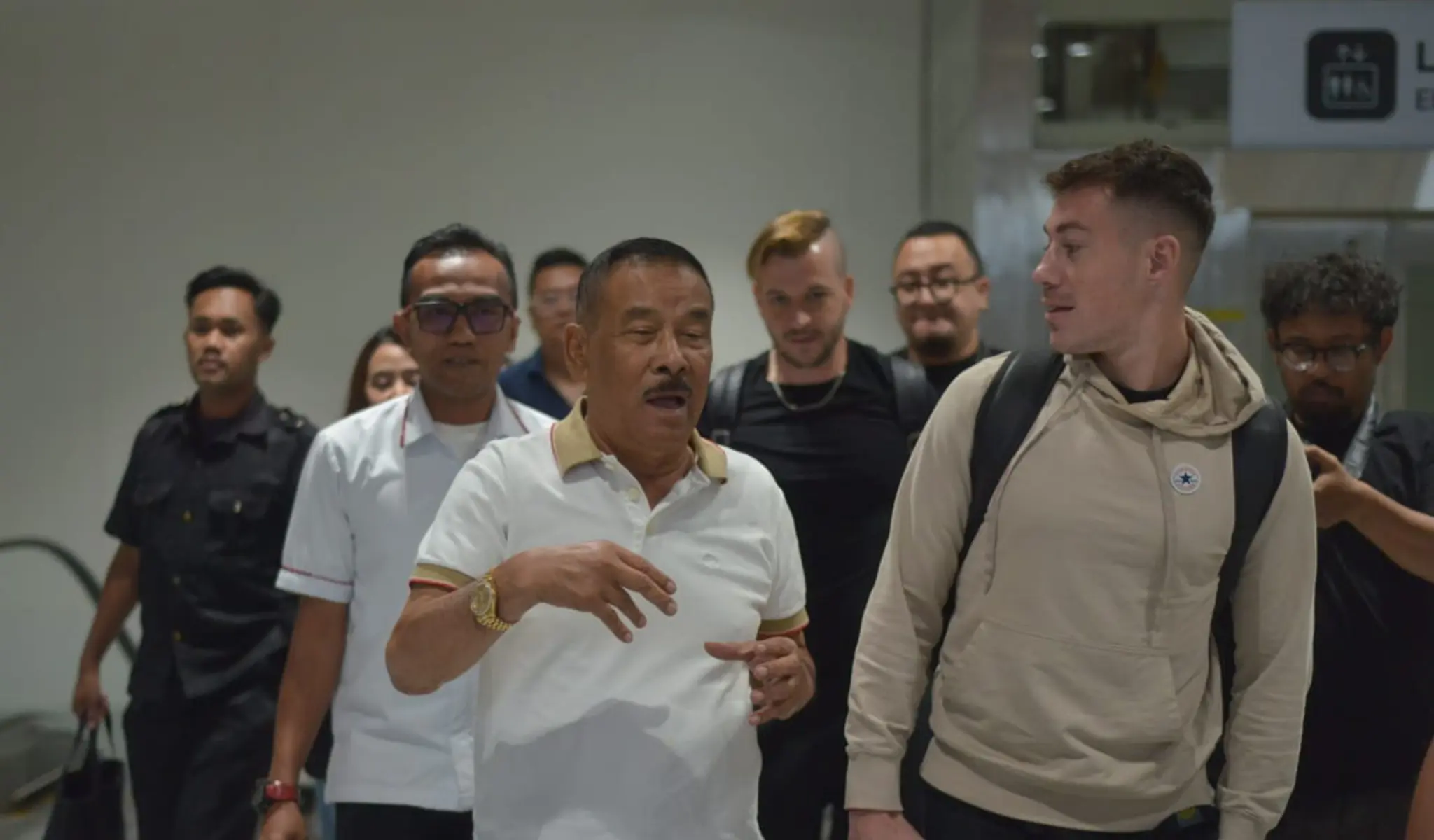 Mariano Peralta Akhirnya Tiba di Bandung, Striker Anyar Persib Disambut Langsung Manajer Umuh Muchtar