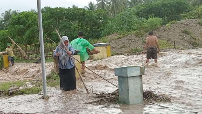 Banjir di Suwawa Selatan Bone Bolango Rendam Kantor Desa dan Enam Rumah Warga, Sungai Wulo Meluap