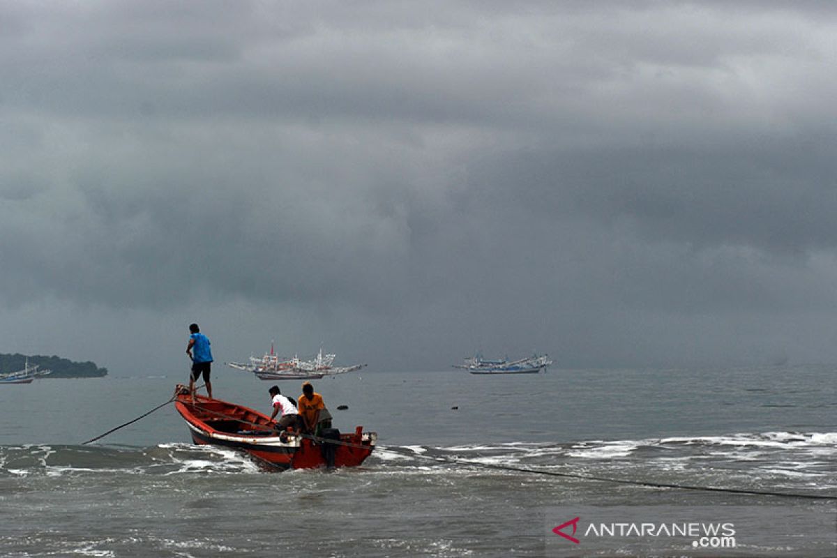 BMKG Ingatkan Potensi Asap atau Kabut di Padang pada Selasa, Suhu Wilayah Sumatra Barat Perlu Diwaspadai