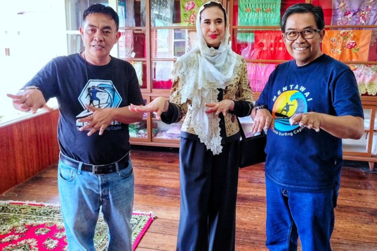 100 Tahun Jam Gadang, Ketua TP2DEWI Sumbar Soroti Minimnya Destinasi Wisata Karya Kepala Daerah