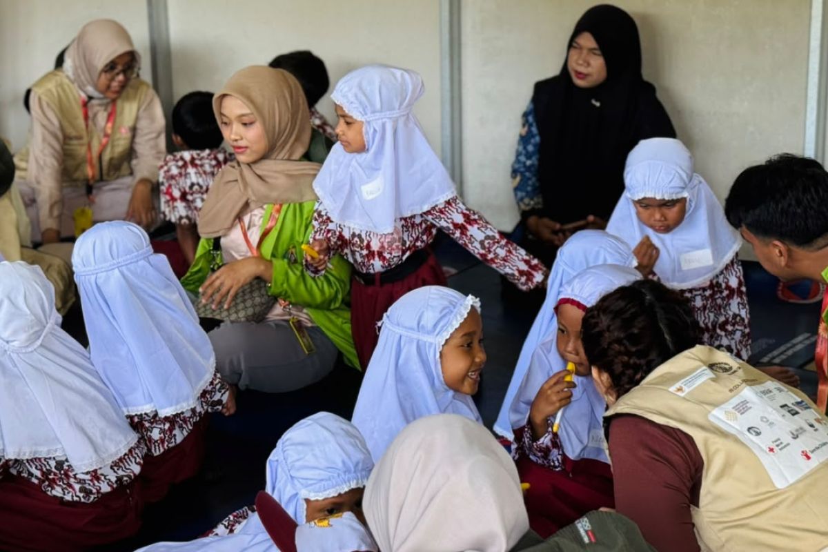 UI Kirim 26 Mahasiswa dan Dosen ke Huntara Tandihat, Pulihkan Psikososial Anak Korban Bencana Tapanuli Selatan
