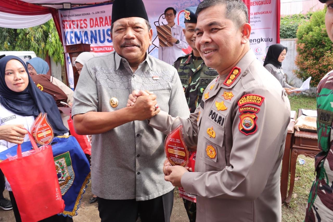 Polresta Bengkulu Kumpulkan 50 Kantong Darah, Kapolresta Terima Penghargaan dari Gubernur di Hari Donor Sedunia 2026