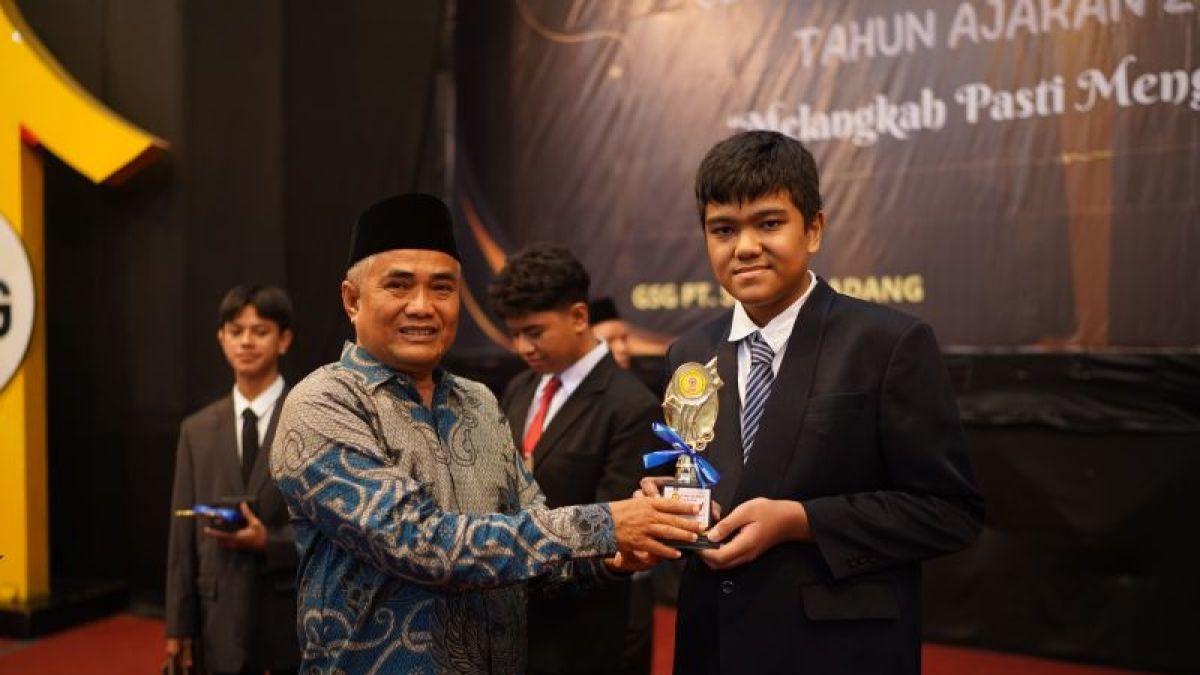 Siswa SMP Semen Padang Buktikan Kemampuan Akademik, Tiga Orang Raih Nilai Sempurna Bahasa Inggris dan Matematika di ASAS 2026