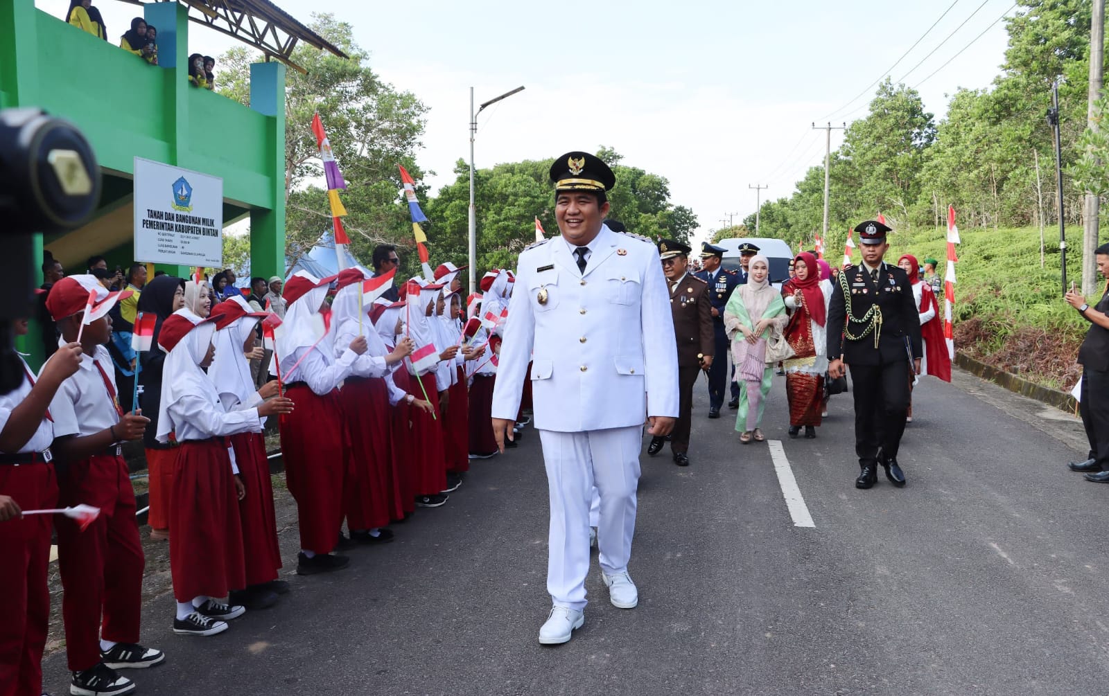 Pemkab Bintan Terbitkan Surat Edaran HUT RI ke-81, Bupati Roby Ajak Warga Pasang Umbul-Umbul hingga Hentikan Aktivitas 3 Menit