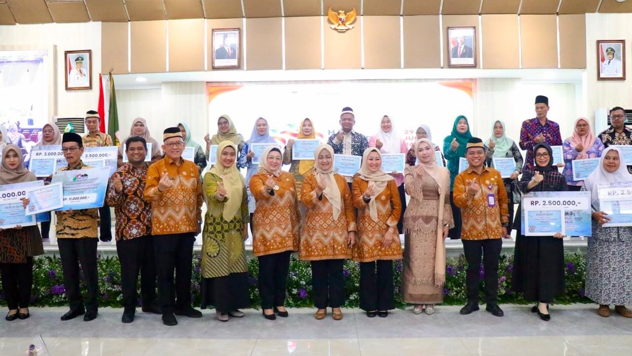 Bupati Tangerang Terbitkan Surat Edaran Imbau Ayah Antar Anak ke Sekolah di Hari Pertama, Tegaskan ‘Ayah Wajib Hadir’