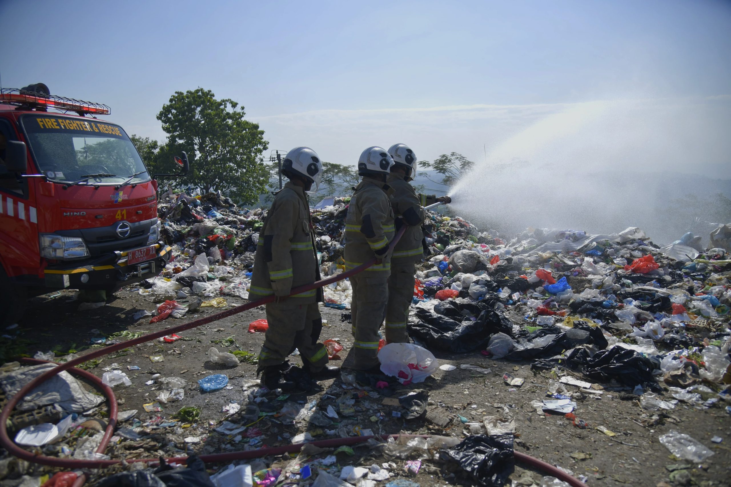 Antisipasi Kebakaran TPA Jatibarang Saat Kemarau Ekstrem 2026, Pemkot Semarang Terjunkan Tim Gabungan dan Patroli Rutin
