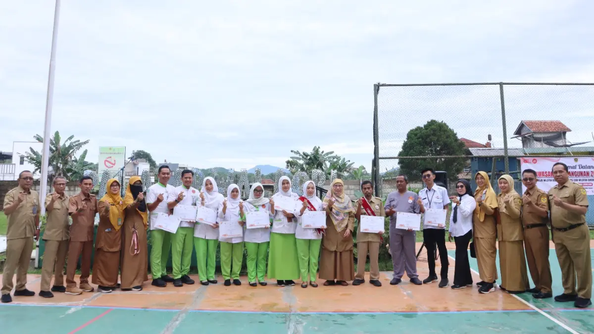 Usai Apel Pagi, RSUD Leuwiliang Bogor Beri Apresiasi Pegawai dan Serahkan Shohibul Qurban ke Warga