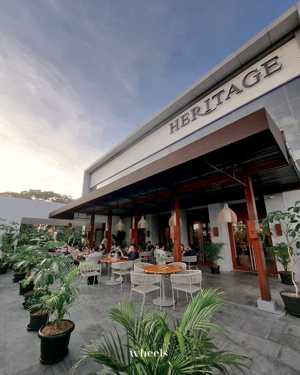 10 Cafe Bandung Paling Hits dan Nyaman untuk Nongkrong