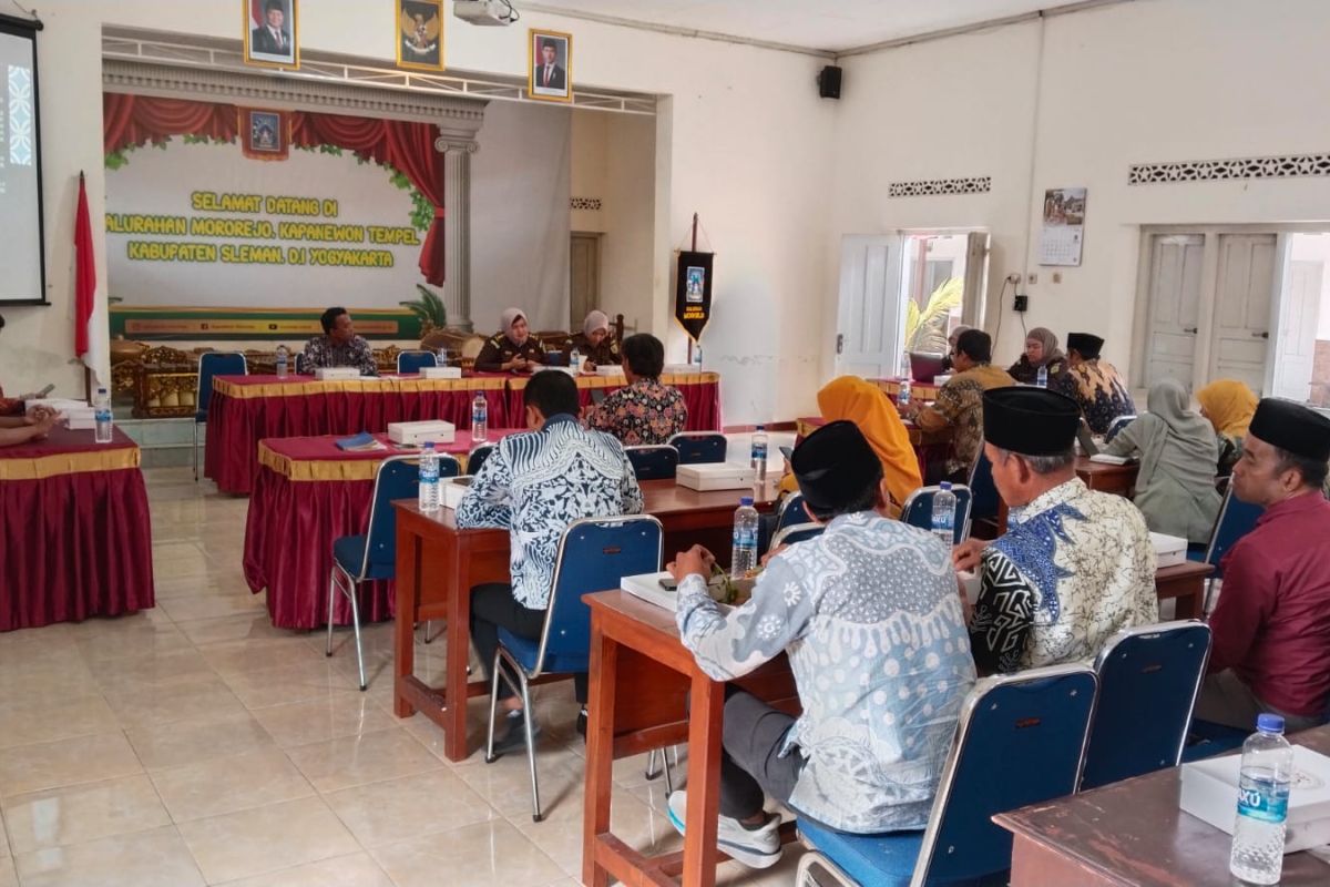 Kejari Sleman Turun ke Kalurahan Edukasi Perangkat Desa soal Bahaya Pinjol Ilegal dan Judi Online
