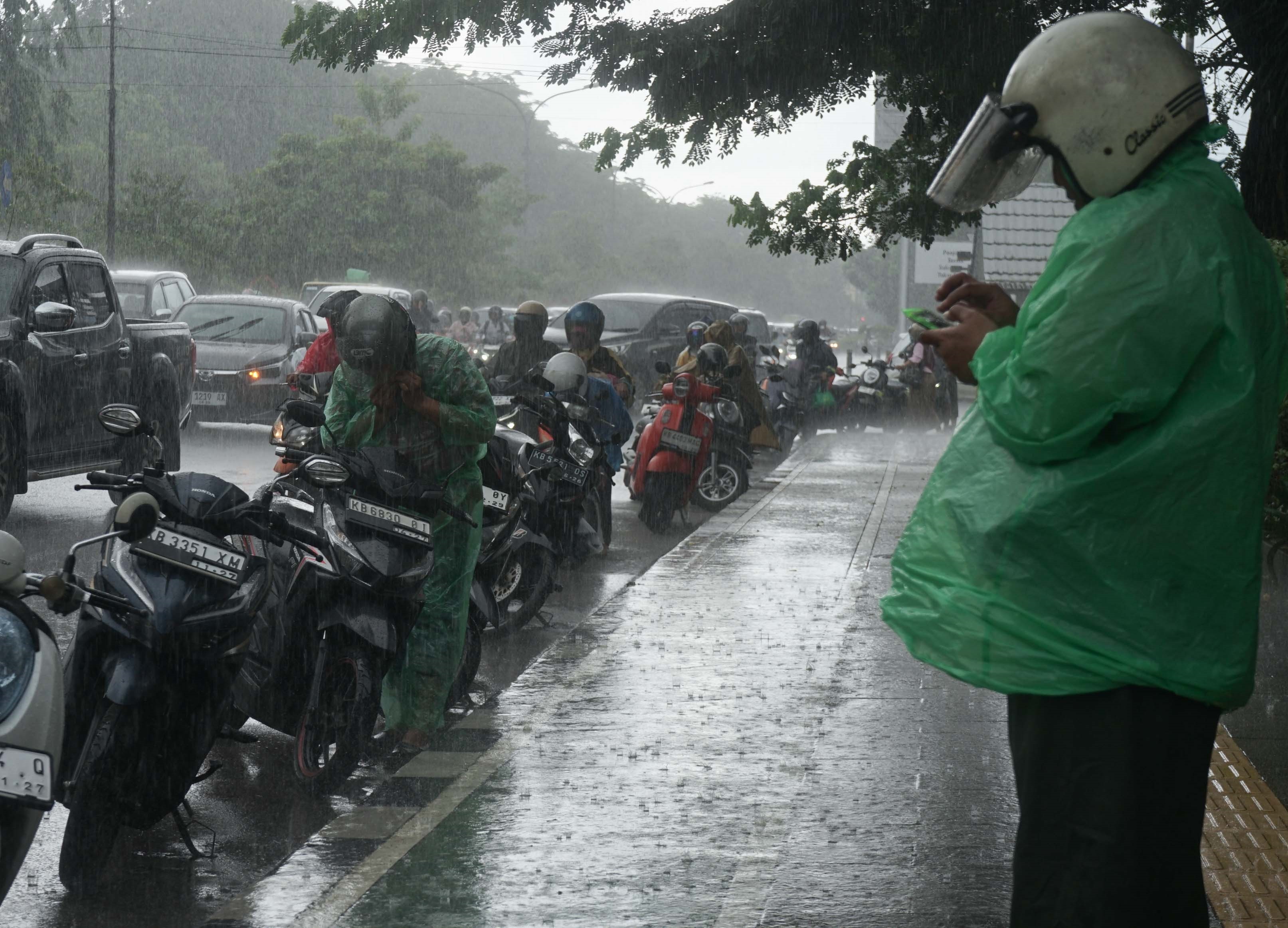 Kalbar Justru Diguyur Hujan Anomali 76 mm per Hari saat Indonesia Dilanda Kemarau, BNPB Ingatkan Waspada Banjir Lokal