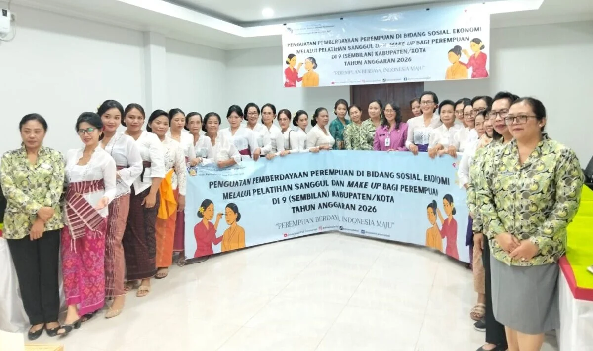Forum Puspa Bangli Bekali Puluhan Perempuan Keterampilan Sanggul dan Make Up untuk Usaha Mandiri