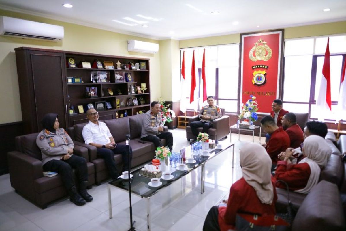 Kapolda Maluku Dorong Kampung Inggris di Satu Desa Ambon untuk Perkuat Literasi dan Daya Saing Generasi Muda