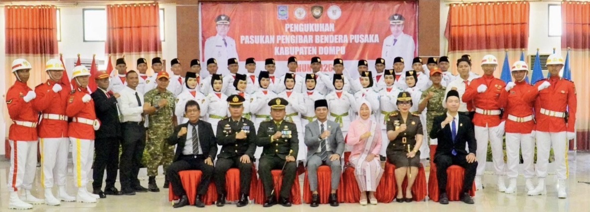 Bupati Dompu Bambang Firdaus Kukuhkan Paskibraka 2026, Tekankan Persatuan Jelang HUT ke-81 RI