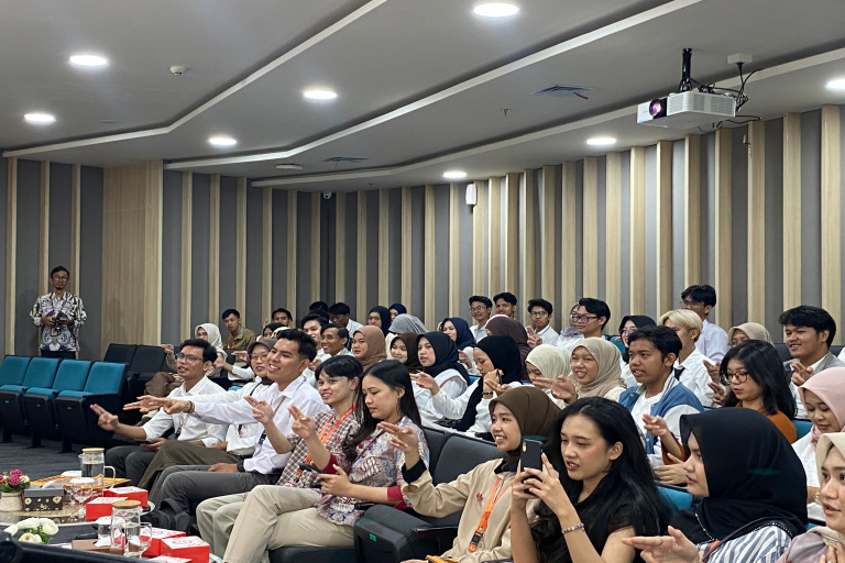 Gen LIMAS OJK Sumsel Ajak Gen Z Palembang Kelola Keuangan Lewat Program GESIT, Literasi Finansial Masih Rendah