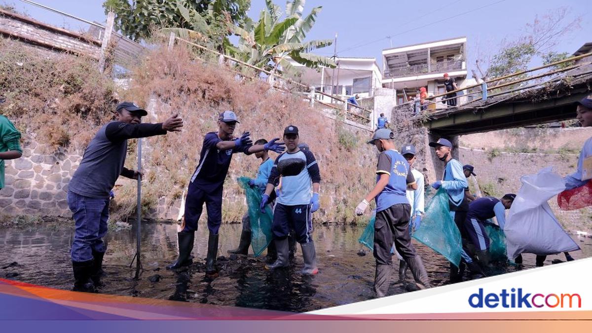 343.374 Siswa Baru Jawa Barat Tutup MPLS 2026 dengan Aksi Bersih-bersih Sungai dan Makam Pahlawan