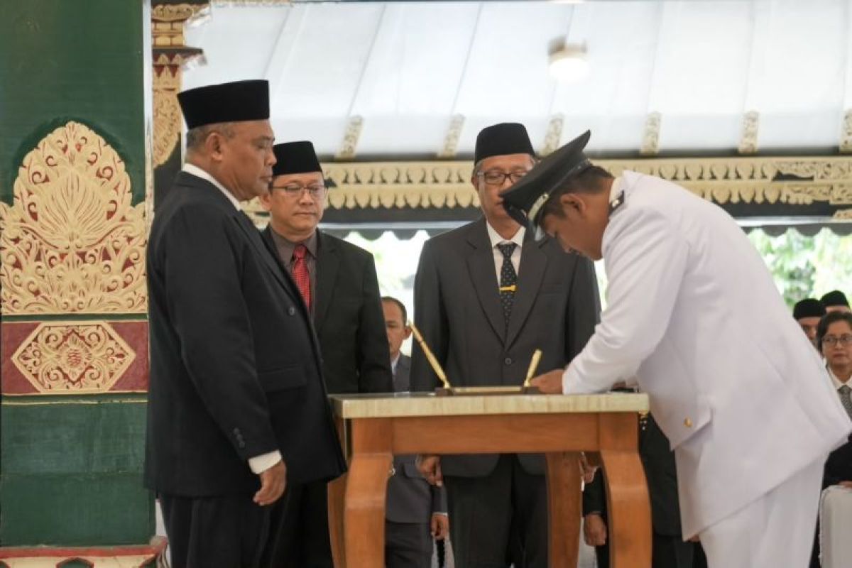 Bupati Sleman Lantik 5 Lurah Hasil PAW 2026, Minta Pemerintahan Kalurahan Berjalan Optimal