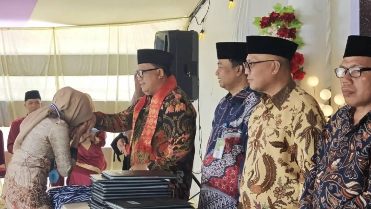 Kakanwil Kemenag Sulut Ulyas Taha Langsung Lepas 46 Siswa MAKN Bolmong, Suasana Haru Mewarnai Wisuda