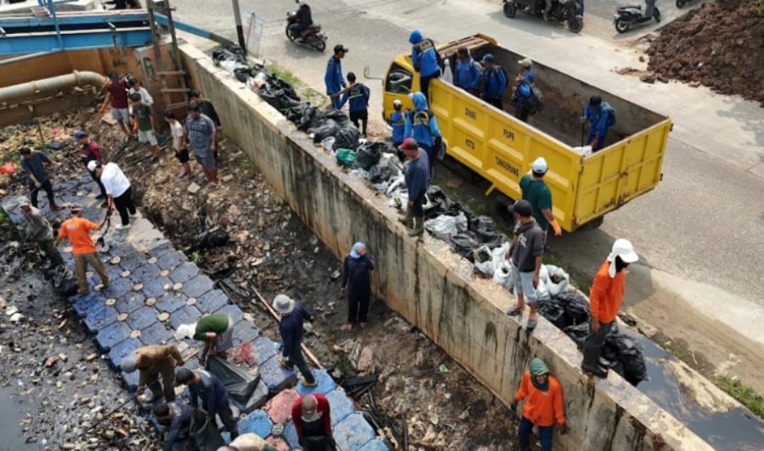 Banksasuci Foundation Bersihkan Sampah di 4 Titik DAS Cisadane dan Kali Ledug Tangerang Jelang Musim Hujan