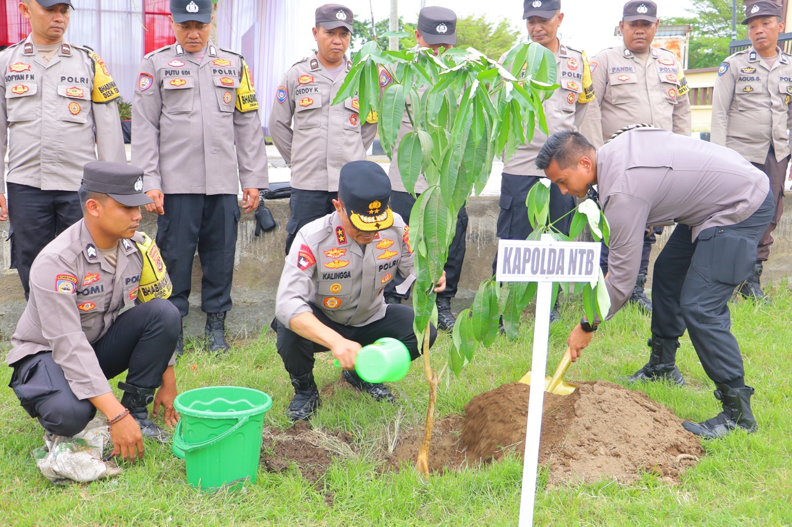 Kapolda NTB Tinjau Fasilitas hingga Tanam Pohon di Lombok Utara, 3 Agenda Utama Perkuat Integritas Personel