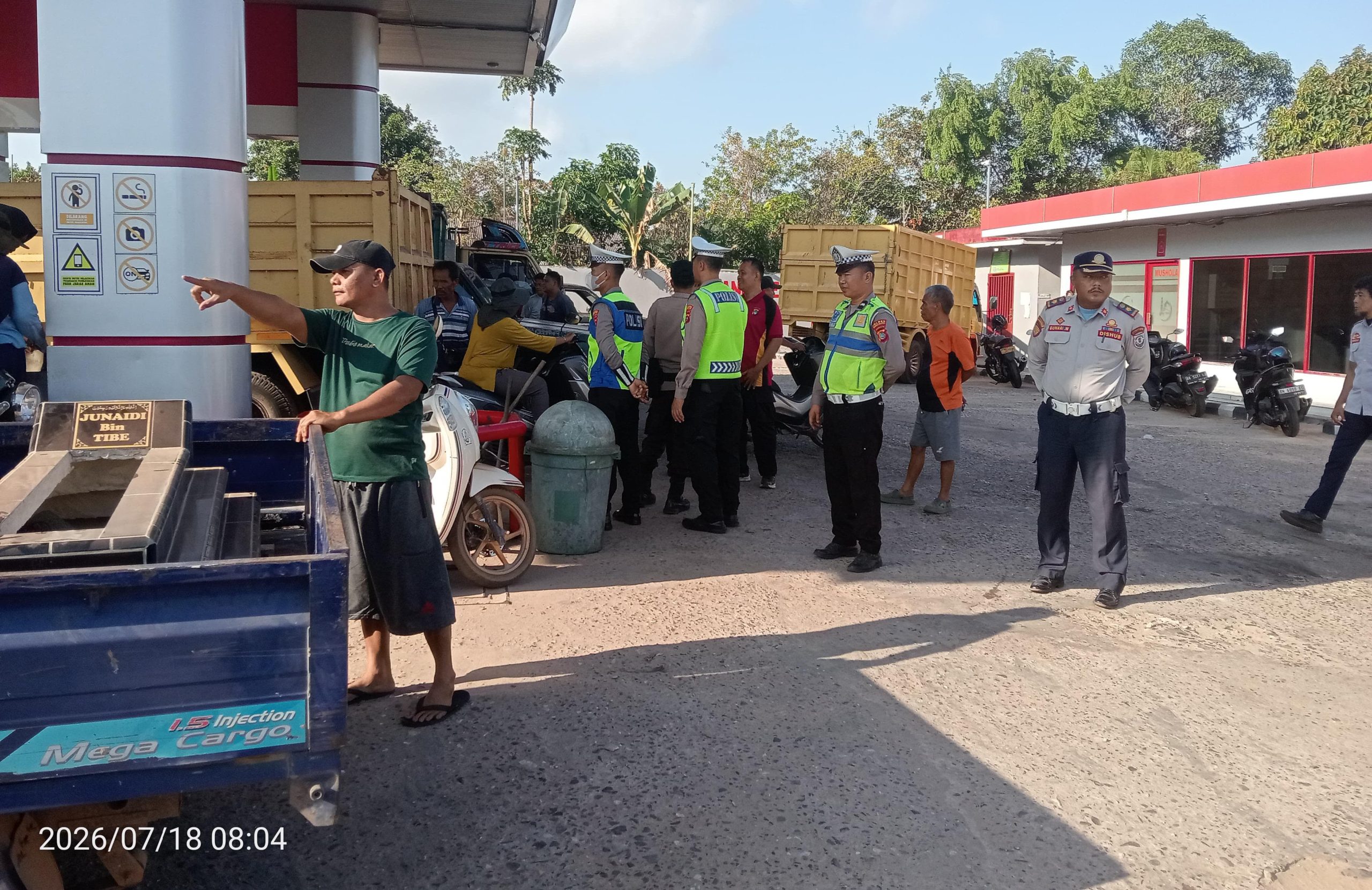 Polisi Patroli ke 5 SPBU di Bangka Selatan, 25 Personel Dikerahkan Awasi Antrean BBM dan Cegah Penimbunan