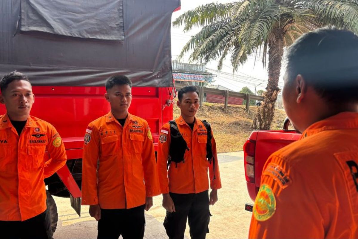 Basarnas Banten Kerahkan Tim Rescue Evakuasi Pekerja Tertimbun Longsor Saat Gali Sumur 15 Meter di Lebak
