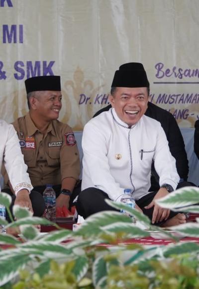 Gubernur Jambi Al Haris Apresiasi Peran Ponpes Sulthon Fattah di Merangin, Serahkan Bantuan Rp20 Juta