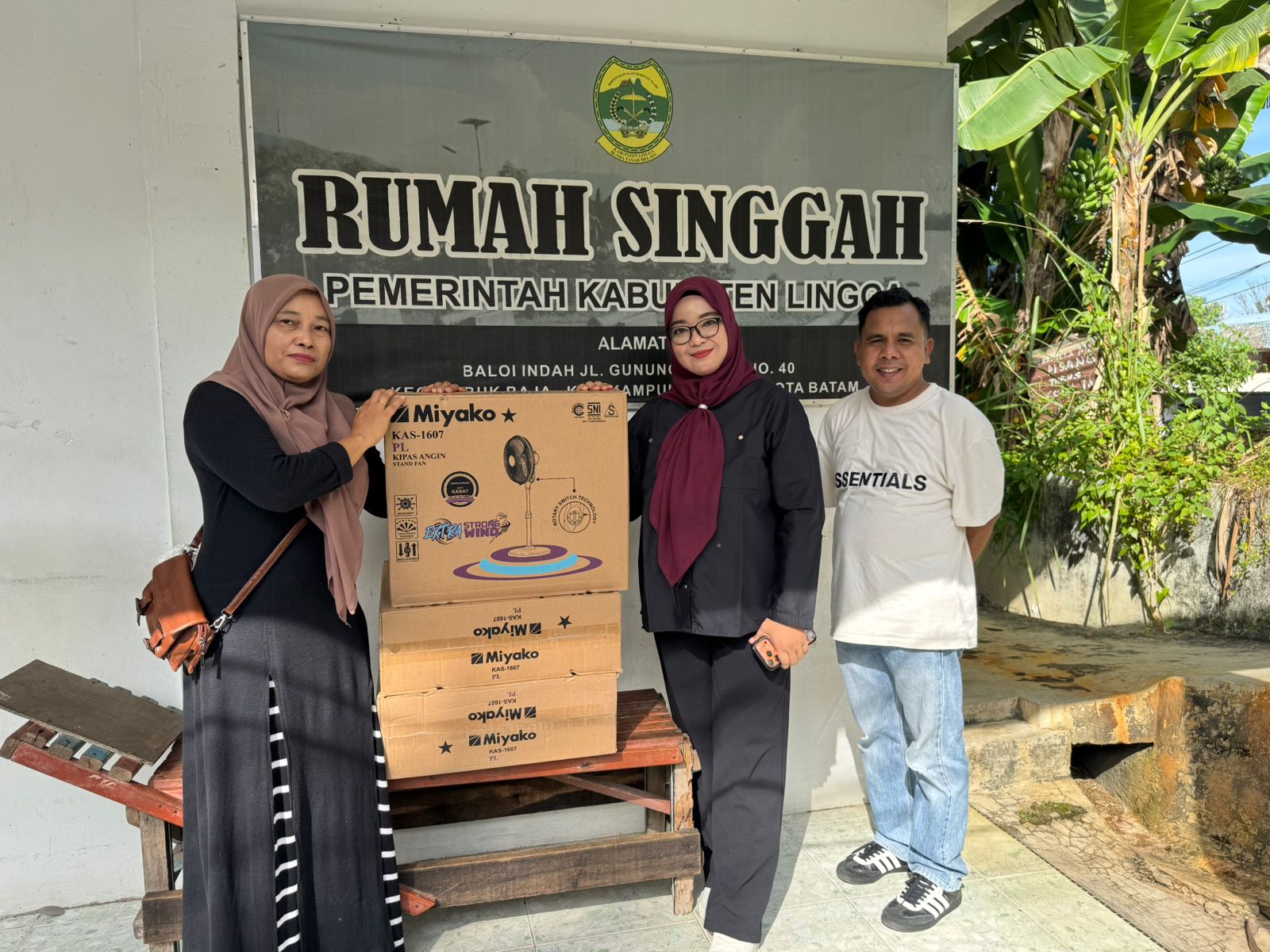 Ketua DPRD Lingga Maya Sari Temukan Ruangan Panas di Rumah Singgah Batam, Langsung Serahkan Kipas Angin untuk Pasien