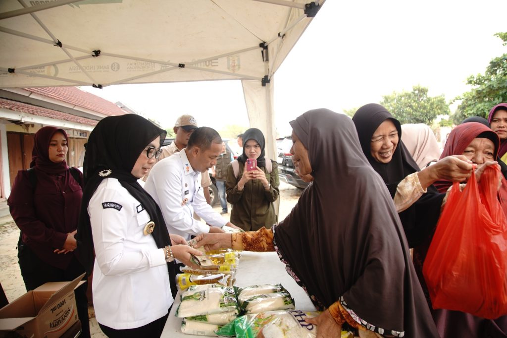 Bupati Way Kanan Resmikan Gerakan Penetrasi Pasar, Warga Bisa Beli Beras SPHP hingga Minyakita di Bawah Harga Pasaran
