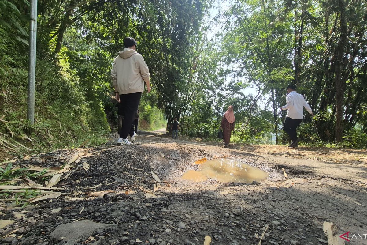 Komisi II DPRD Jabar Dorong Pemkab Bandung Barat Percepat Infrastruktur di Wilayah Selatan, Anggaran Rp 4 Miliar untuk Jalan Gununghalu