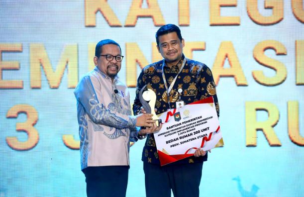 Pemprov Sumut Raih Penghargaan Program 3 Juta Rumah dari Kemendagri, Bobby Nasution Terima Bantuan Bedah Rumah 300 Unit