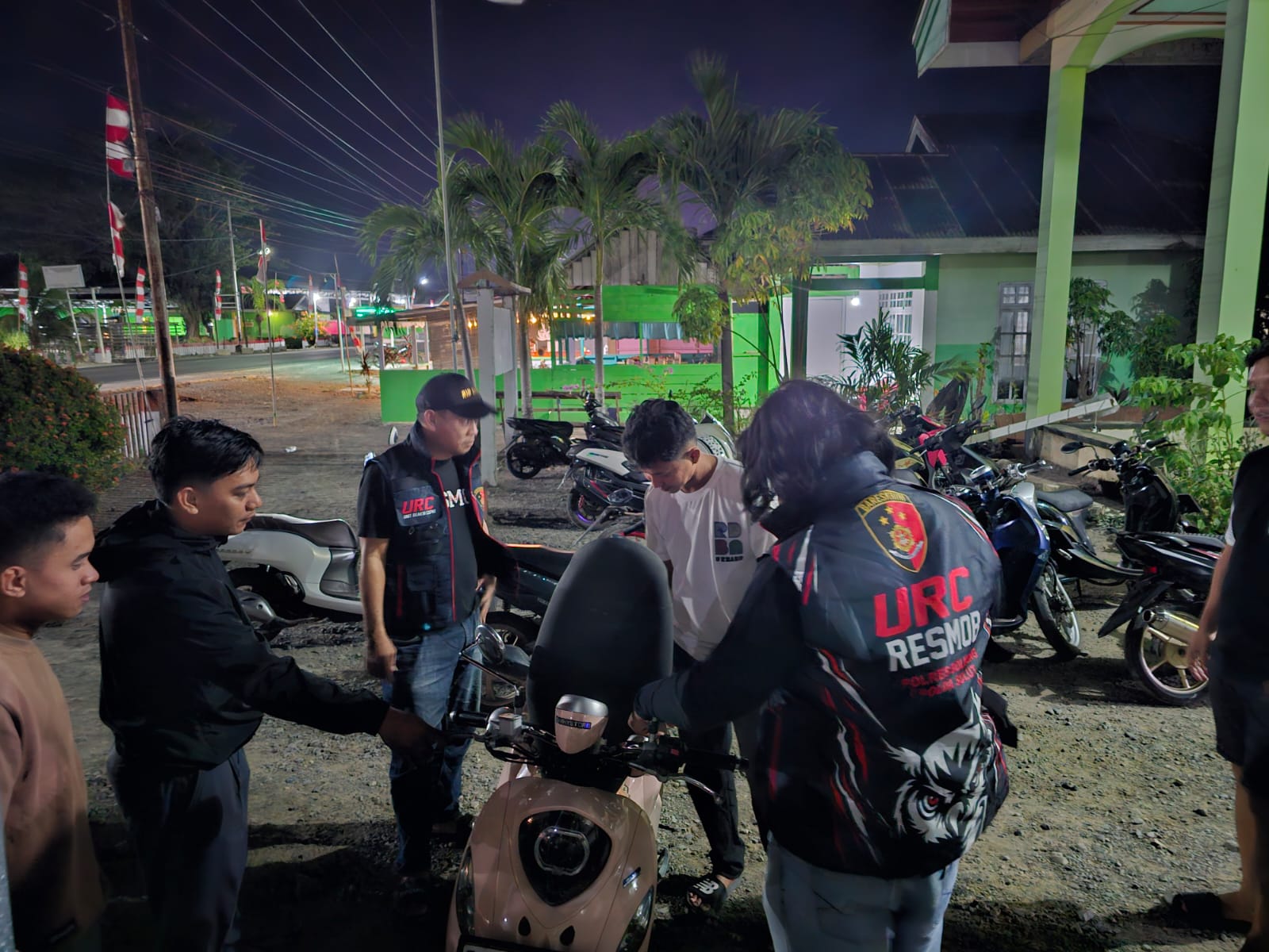 Patroli URC Resmob Polres Bolmong di Lolak hingga Sang Tombolang, Imbau Warga Jaga Kamtibmas Saat Aktivitas Mulai Sepi