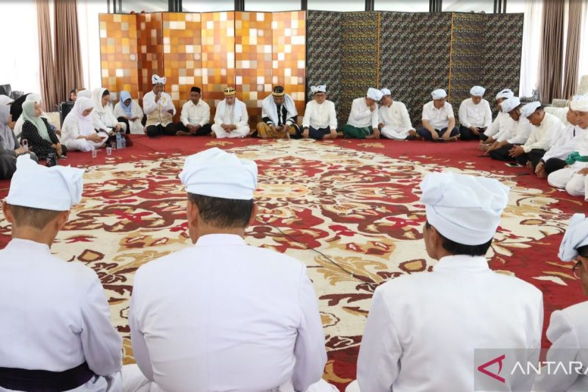 Dewan Adat Gorontalo Anugerahkan Gelar Adat Anumerta untuk Rahmat Gobel, Ini Makna Taa Lo'o Lamahe Lipu