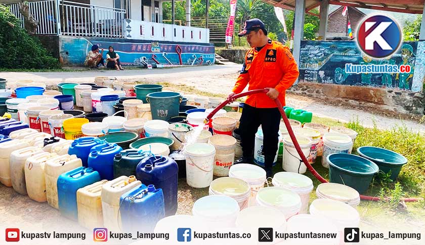 560 Warga Bandar Lampung Terima Distribusi Air Bersih BPBD, Sumur di Dua Kelurahan Ini Mengering