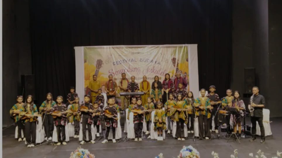 Festival Senandung Jukulele di Ambon: Wagub Maluku Hadir, Tegaskan Komitmen Perkuat Status Kota Musik Dunia