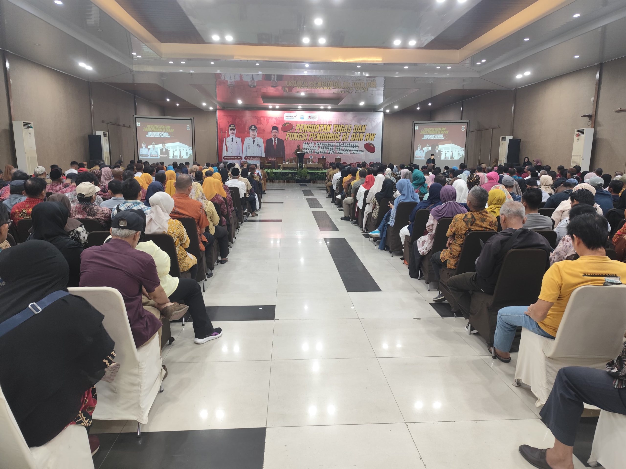 Pemkot Pangkalpinang Bekali 1.200 Pengurus RT/RW Jadi Garda Terdepan Penyelesaian Masalah Warga