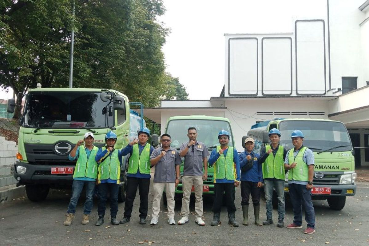 UPT PAM DPUPR Belitung Kerahkan 3 Armada 20 Ton Air untuk Padamkan Karhutla dan Atasi Krisis Air Bersih