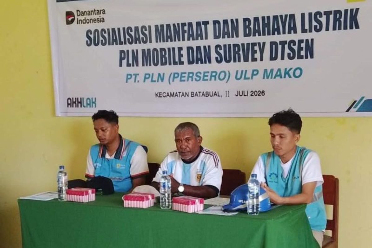 PLN Edukasi Keselamatan Listrik dan Perkenalkan Aplikasi Digital ke Warga Batabual, Buru