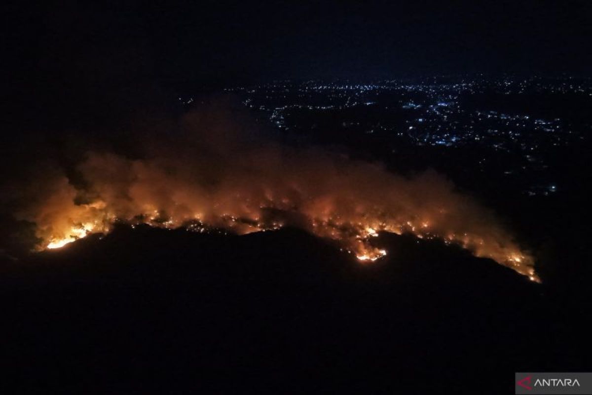 Kebakaran TPA Galuga Bogor Mulai Terkendali, Bupati Pastikan Tidak Ada Korban Jiwa