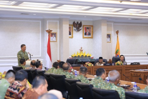 Gubernur Lampung Rahmat Mirzani Djausal Teken Sinergi Pembangunan Desa Bersama TNI dan 15 Kepala Daerah untuk Percepat Program DesaKu Maju