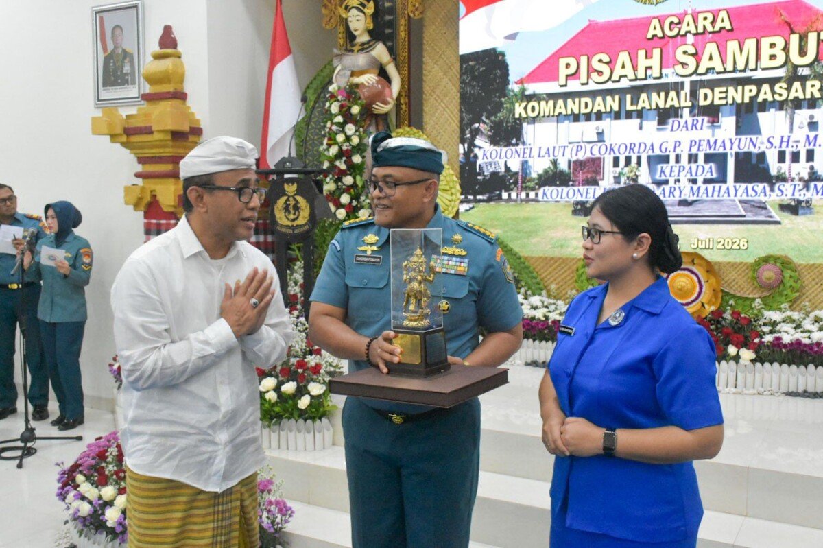 Wali Kota Denpasar Jaya Negara Hadiri Sertijab Danlanal, Sinergi TNI AL-Pemkot Diperkuat untuk Jaga Stabilitas Wilayah Pesisir