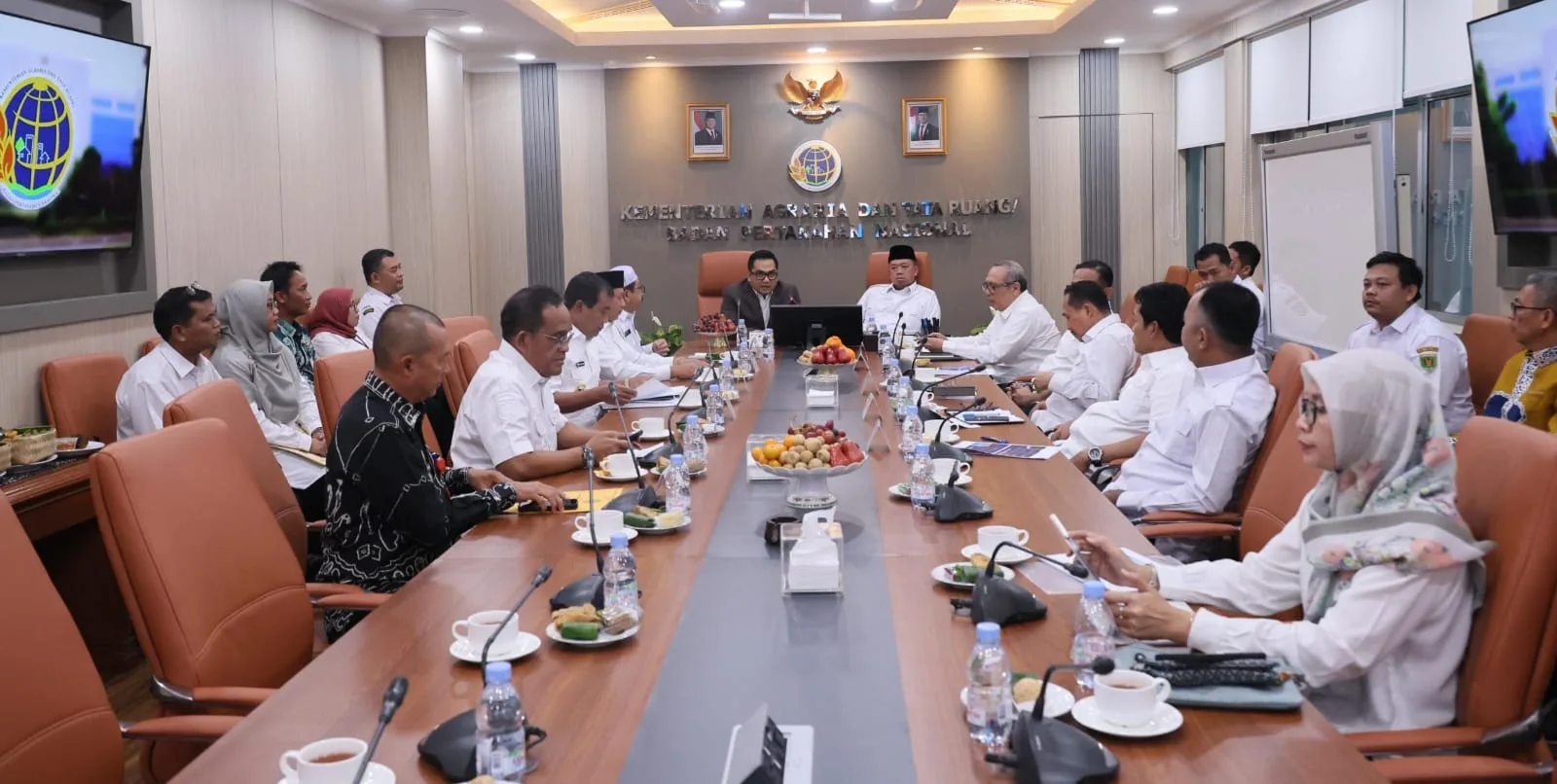 Menteri ATR Nusron Wahid Tegaskan Kepala Daerah Pemegang Kewenangan Penuh Penentuan Lokasi LP2B, Target 87 Persen Wajib Tercapai