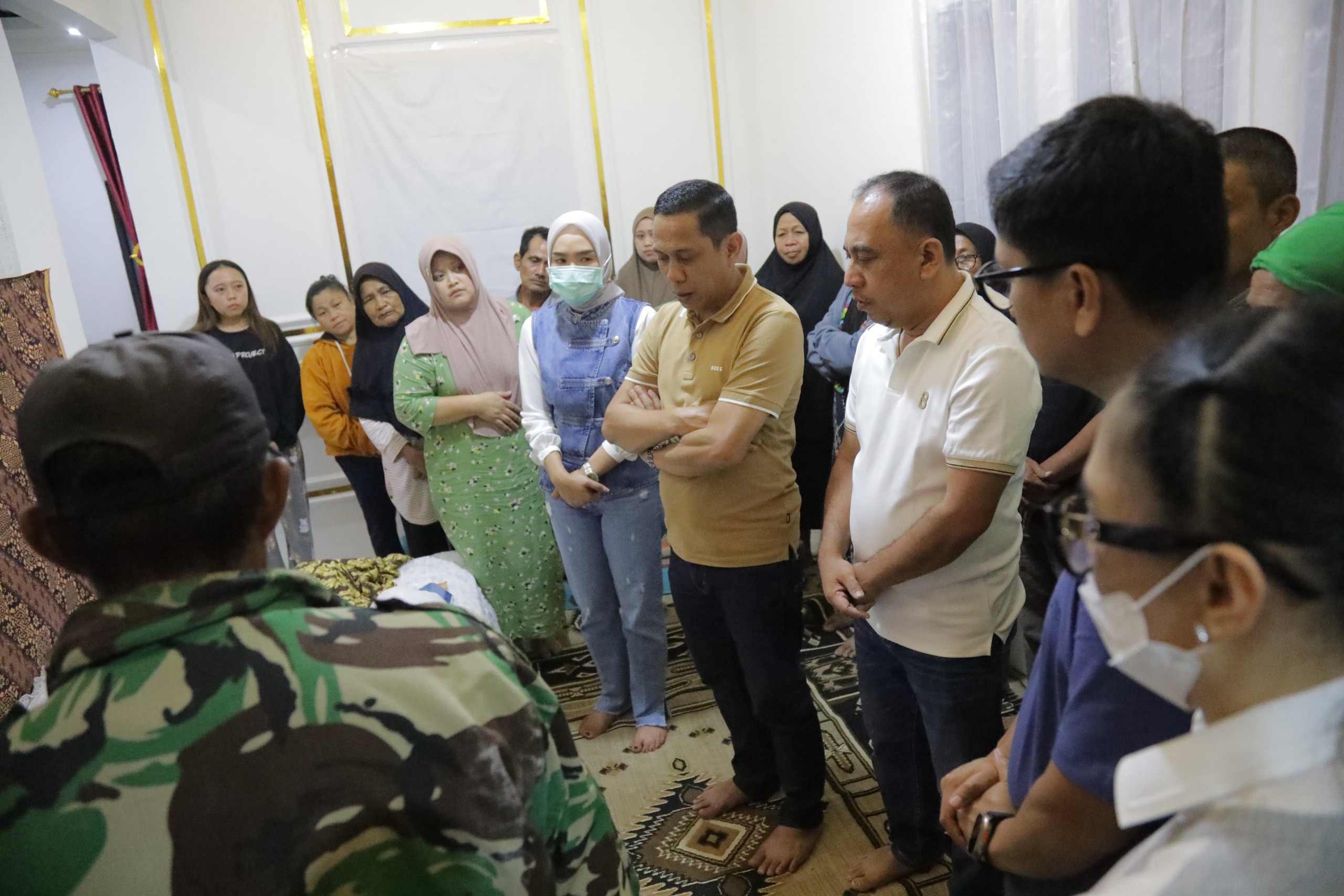 Wali Kota dan Wakil Wali Kota Kotamobagu Sambangi Enam Rumah Duka Korban Tragedi Drag Race di Upai hingga Dini Hari