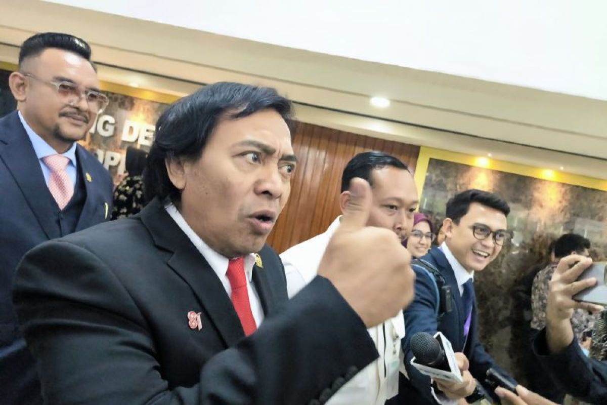 Komeng Nilai Program MBG Punya Konsep Bagus, Minta Eksekusi di Lapangan Diperbaiki agar Tepat Sasaran
