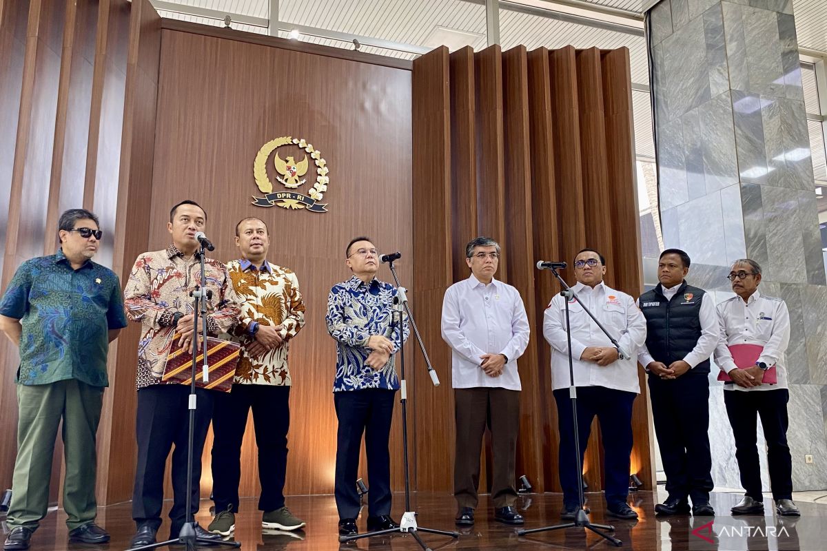 Satgas Mitigasi PHK Resmi Dibentuk, Mensesneg Prasetyo Hadi Pimpin Langsung — Ini Tugas Pertamanya