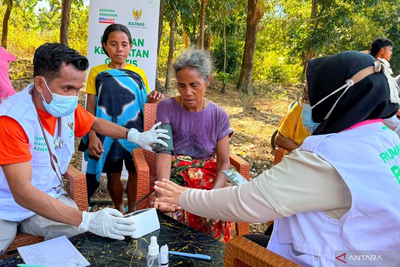 Tim Medis Baznas Sisir Posko Pengungsian hingga Pelosok Reok, Ratusan Penyintas Gempa Manggarai Diobati Gratis
