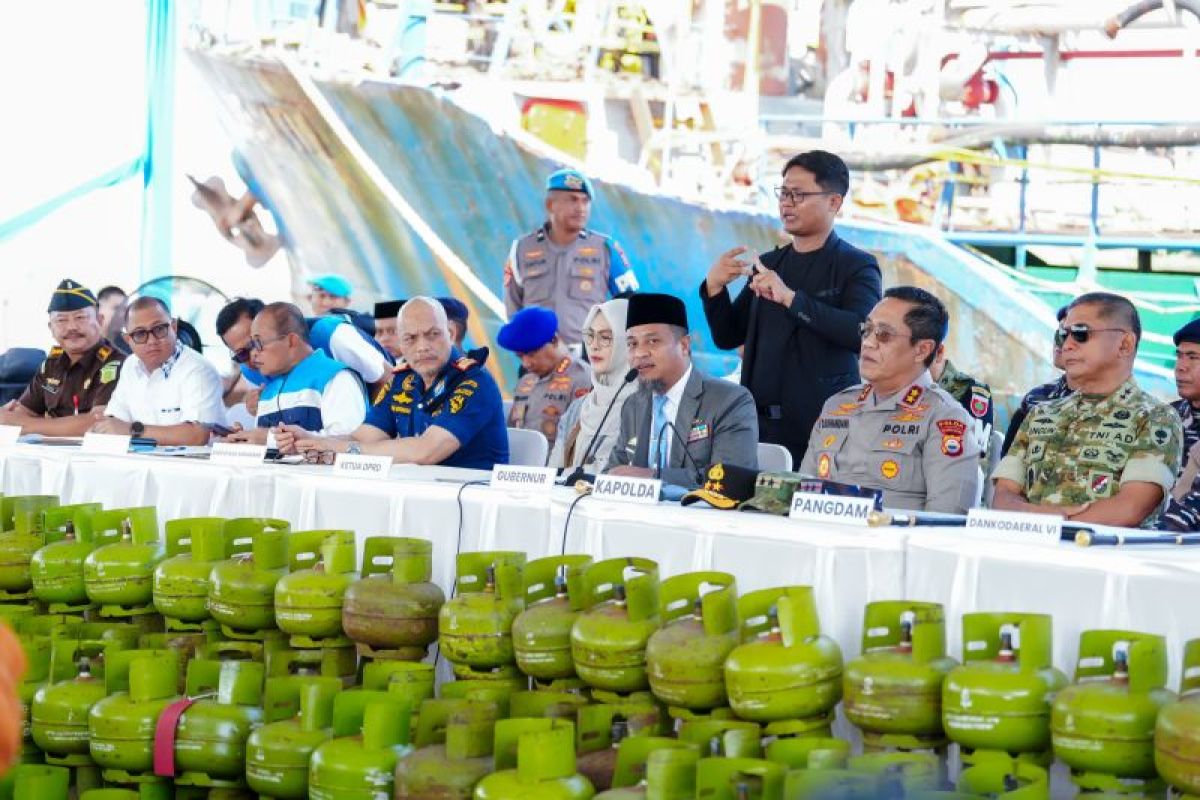 Gubernur Sulsel Andi Sudirman Apresiasi Pengungkapan 229.123 Liter Solar Subsidi Ilegal, Polisi Sita Satu Kapal Tanker