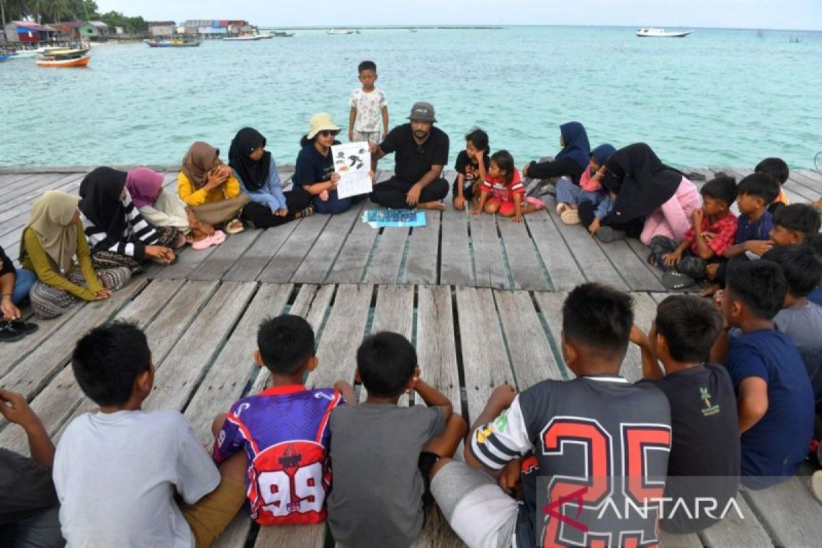 YKAN dan Pemkab Berau Edukasi Anak-Anak Kampung Balikukup untuk Perkuat Konservasi Penyu di Kepulauan Derawan
