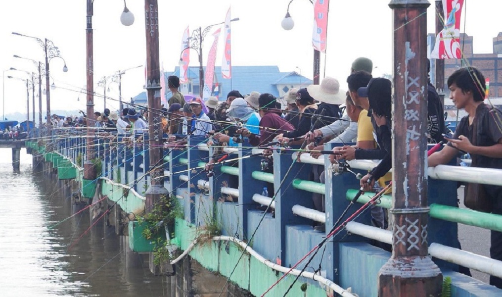 351 Pemancing Padati WFC Kuala Tungkal, Lomba Mancing HUT RI ke-81 dan HUT Tanjab Barat Dibuka Bupati