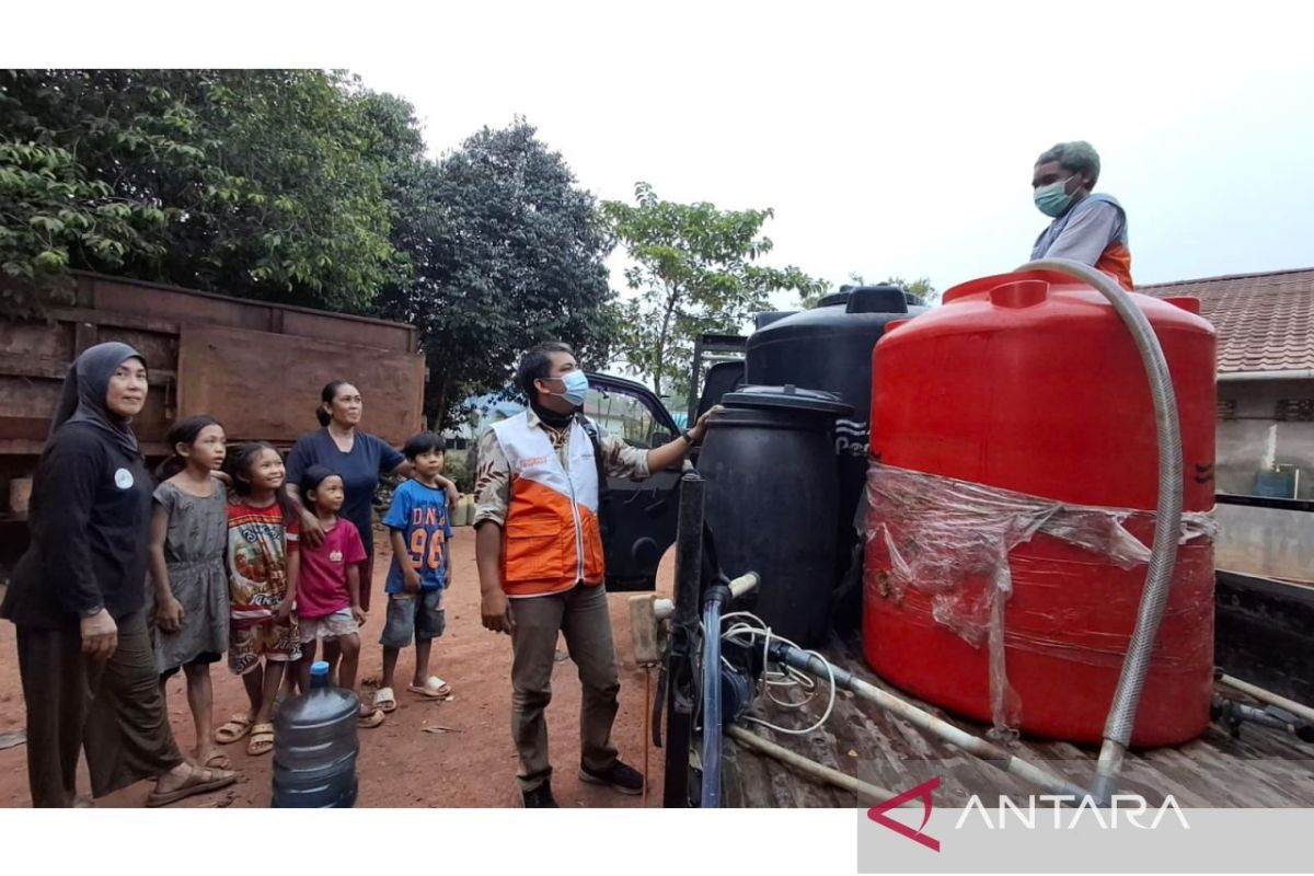 WVI Salurkan 10.000 Masker dan 16.000 Liter Air Bersih untuk Warga Kalbar Terdampak Karhutla