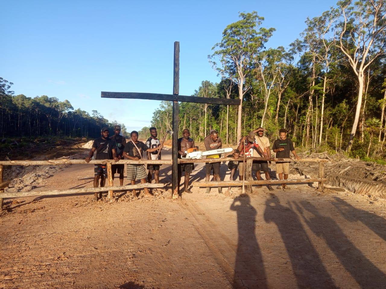 LBH Papua Minta Presiden Prabowo Tarik TNI dari Konflik Lahan Suku Kamuyend di Merauke, Salib Adat Dibongkar